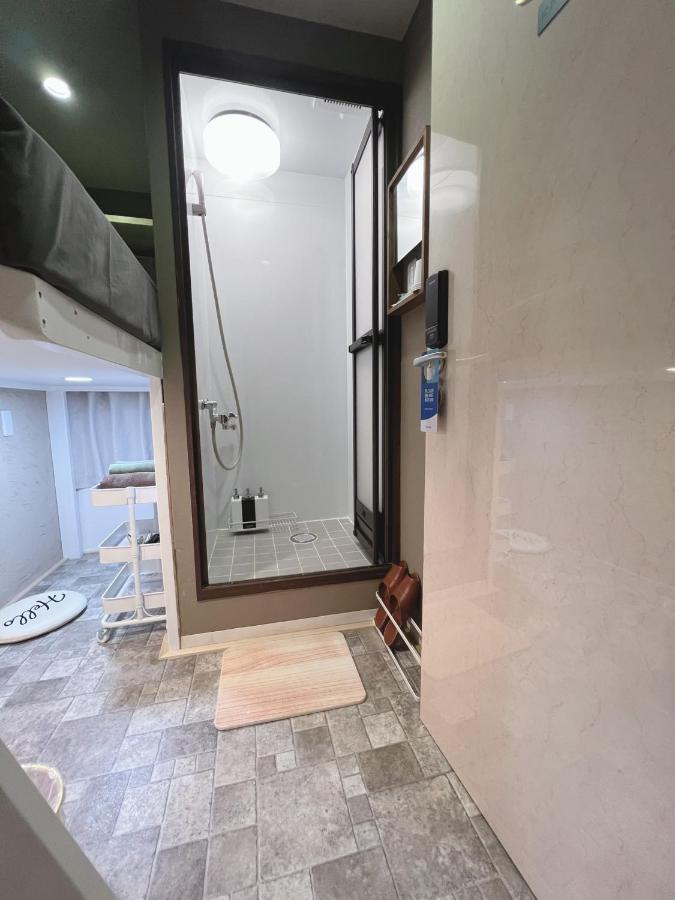 誠家　Makoto Hostel Tōkyō Extérieur photo